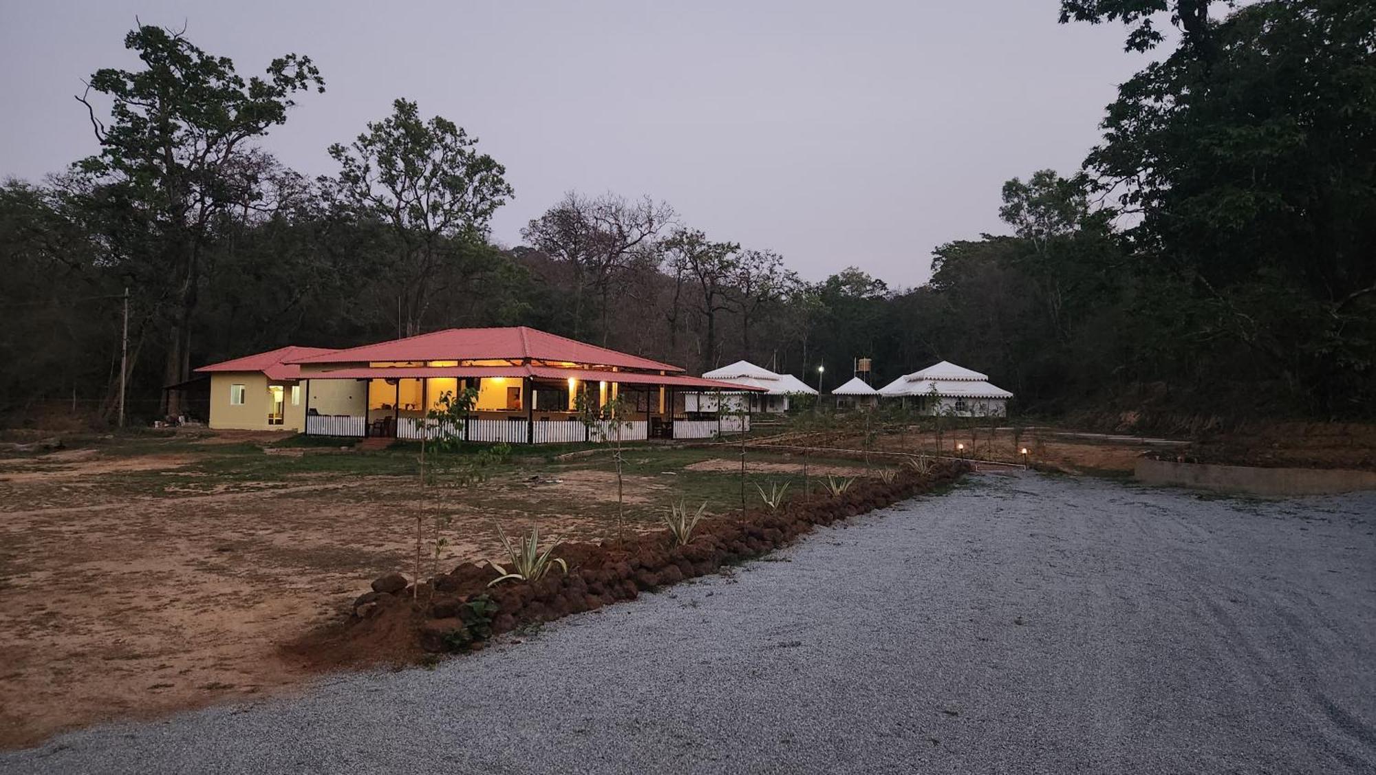 Woods Creek Apartment Dandeli Exterior photo